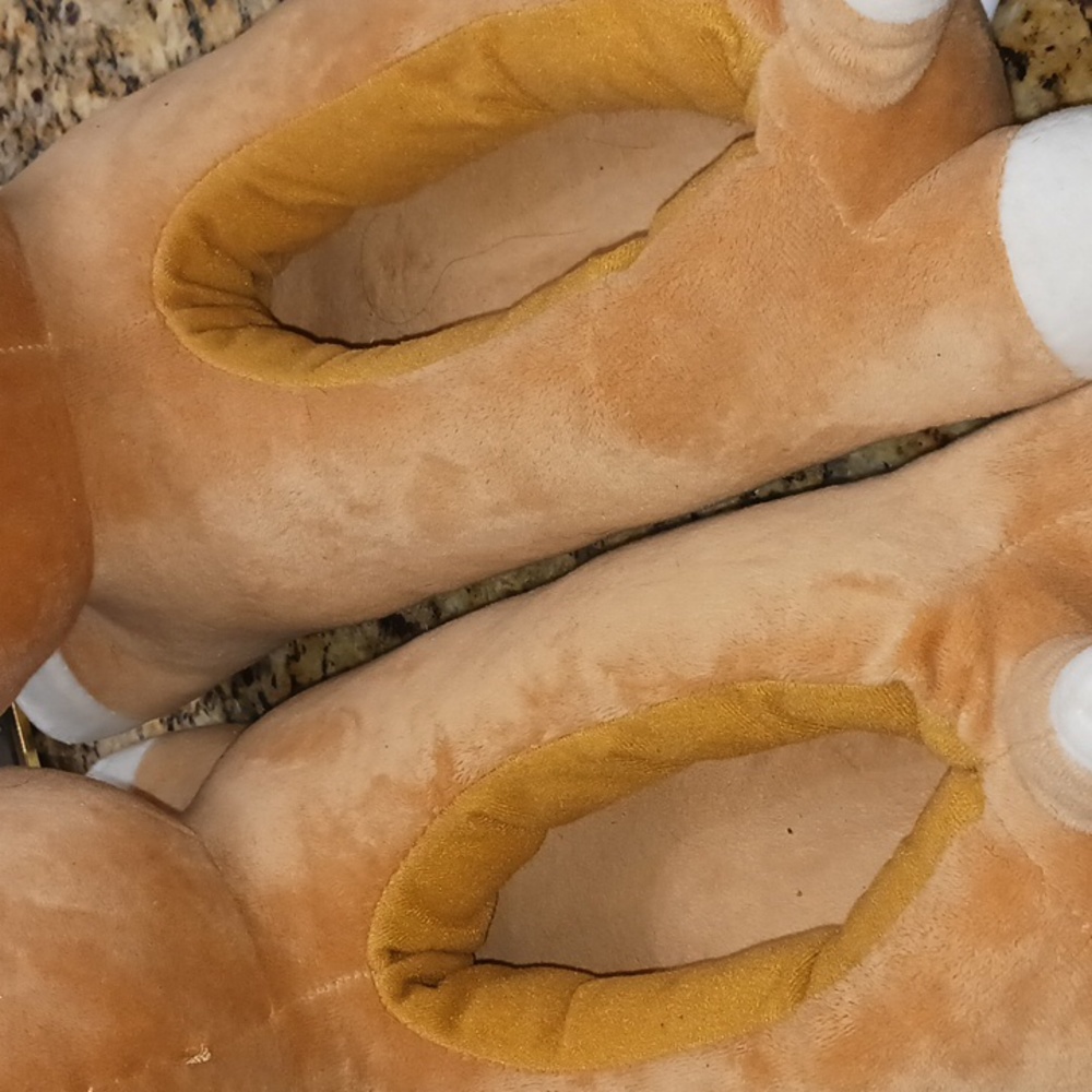 Slippers - Picture 3 of 4